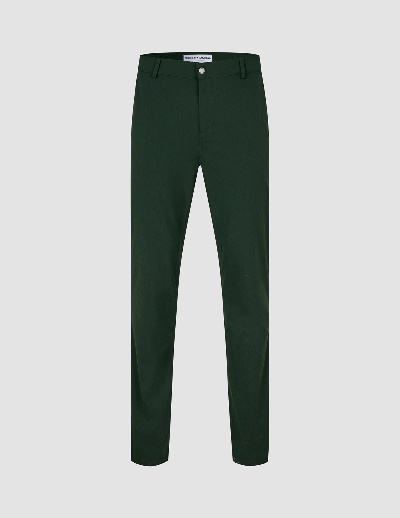 Ease Pants Slim Northern Pine – mörkgröna byxor i smal passform med knäppning fram och 360°-stretch.